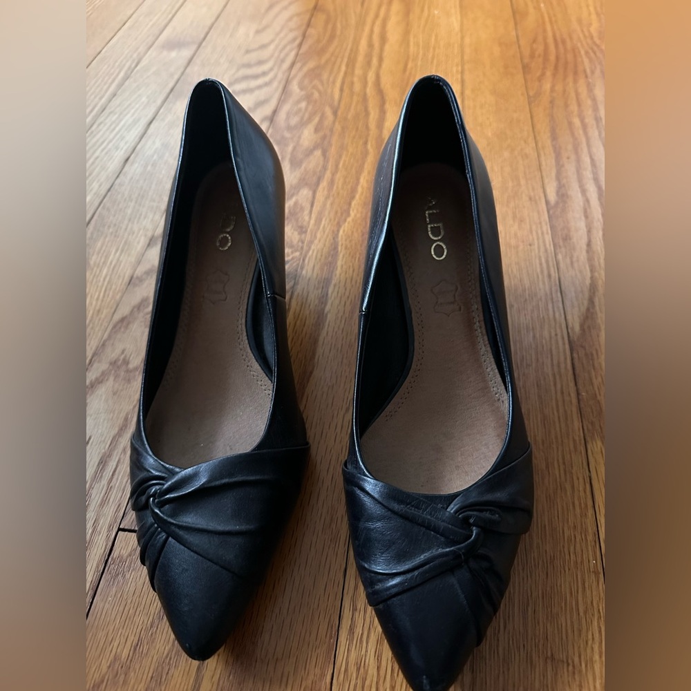 Aldo black heals